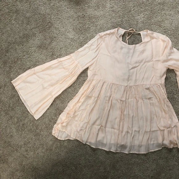 Walter Baker Sophie Bell Sleeve Boho Peasant Long Sleeve Flowy Blouse Light Pink - Picture 5 of 8